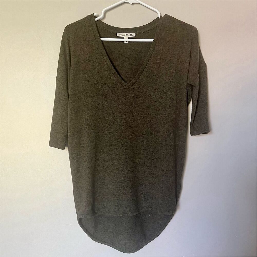 Express One Eleven Women's XS Olive Green V-Neck 3/4 Sleeve Pullover Top